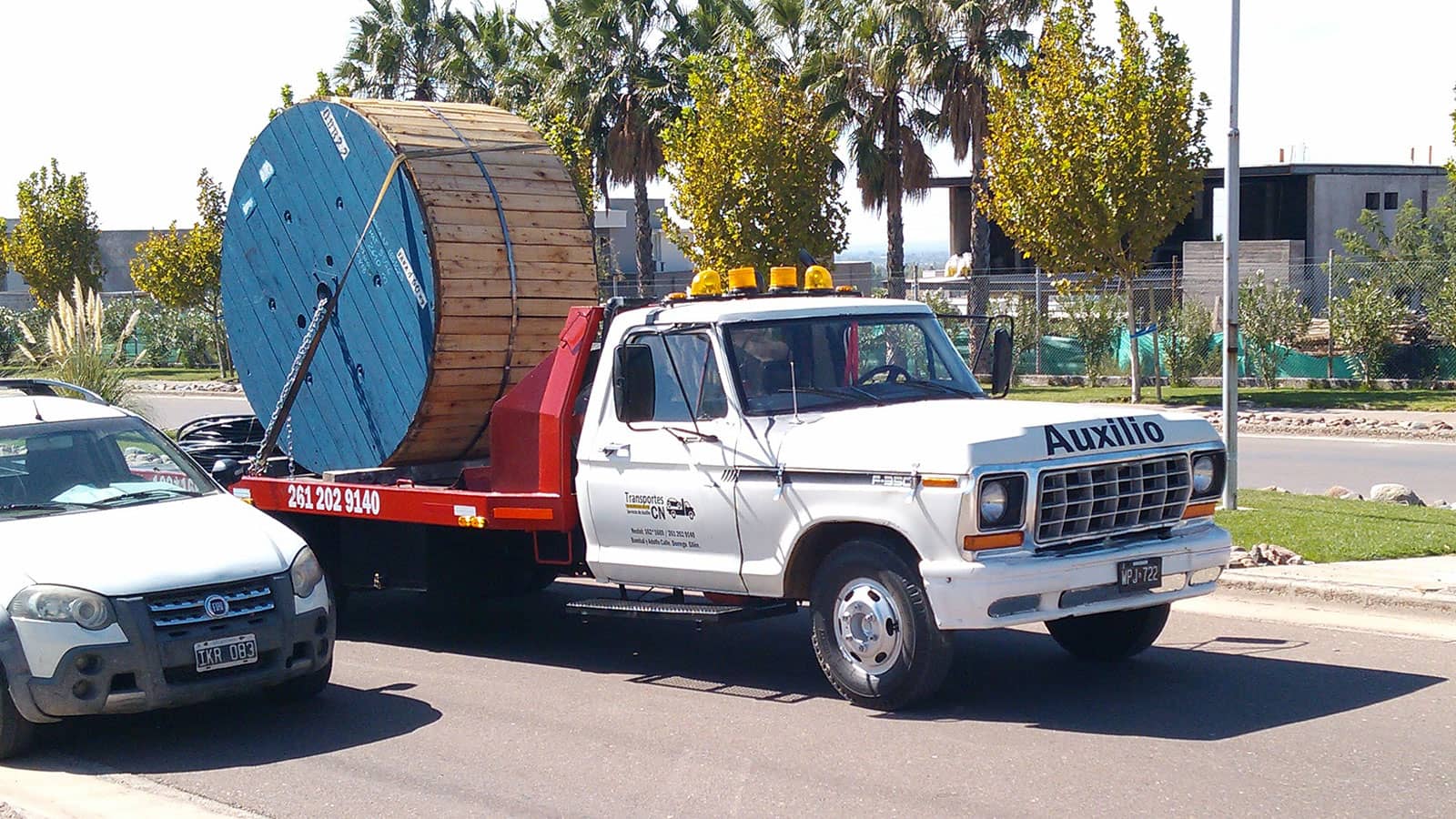 trayectoria-5 Grúa en Mendoza trasladando insumos industriales.